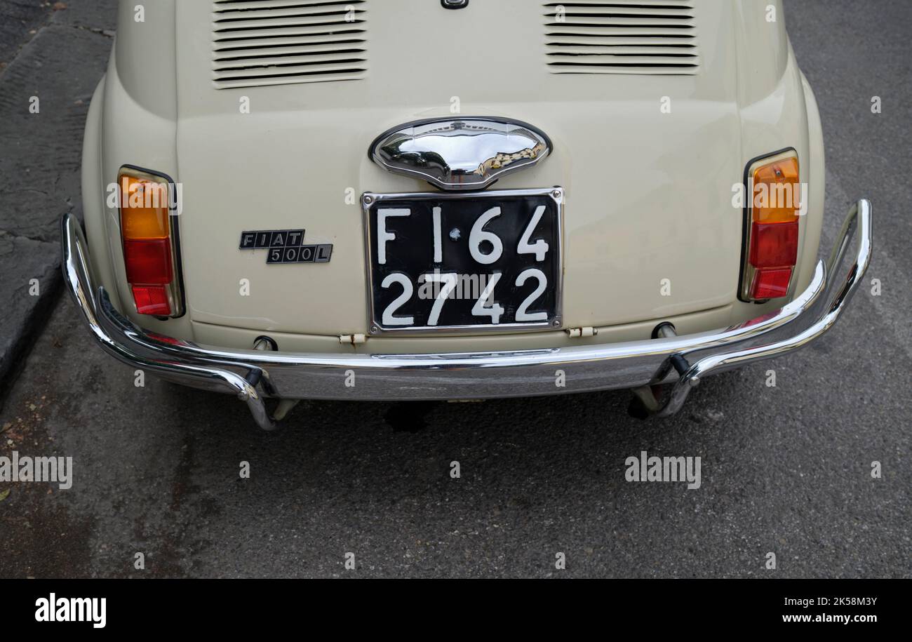 Classic Fiat 500 Cinquecento Motor car garé à Florence Italie Banque D'Images