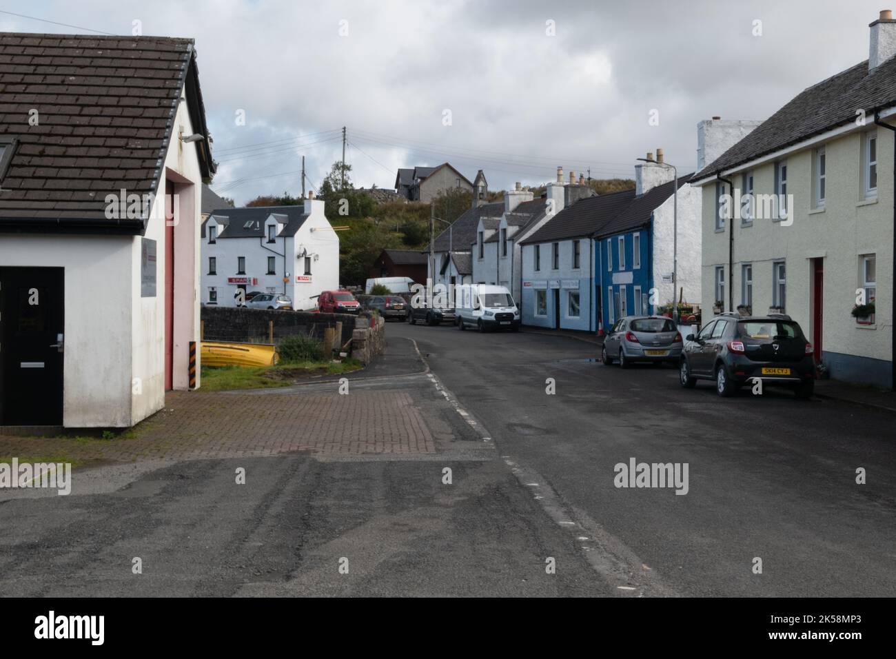 La caserne de pompiers sur la rue principale à Bunessan, île de Mull, Écosse, Royaume-Uni Banque D'Images