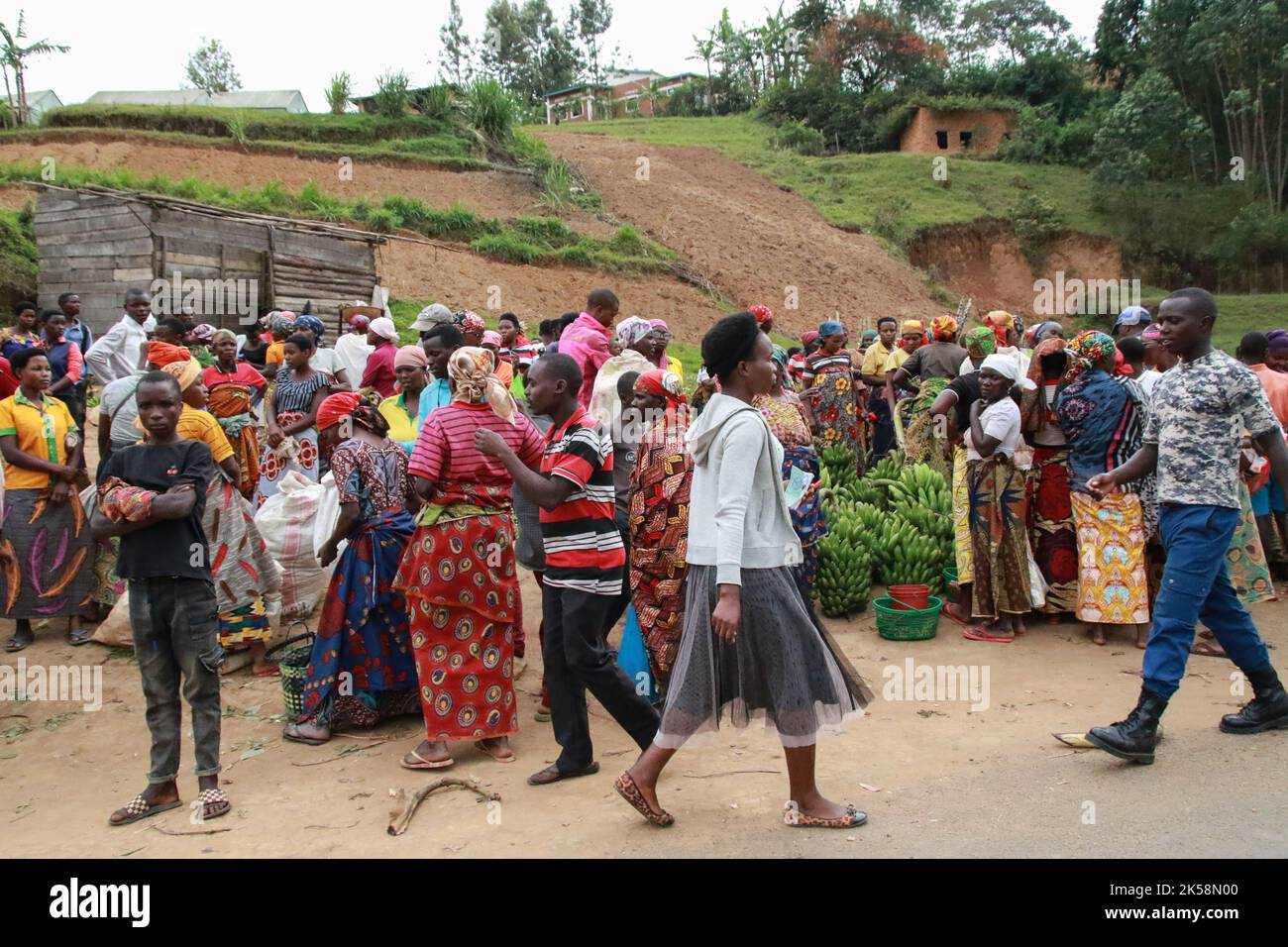 Route 7 Bujumbura à la source du Nil blanc, Burundi. Marché alimentaire de Nyabiraba où les habitants achètent des aliments moins chers et vendent à des prix plus élevés à Bujumbura. Banque D'Images