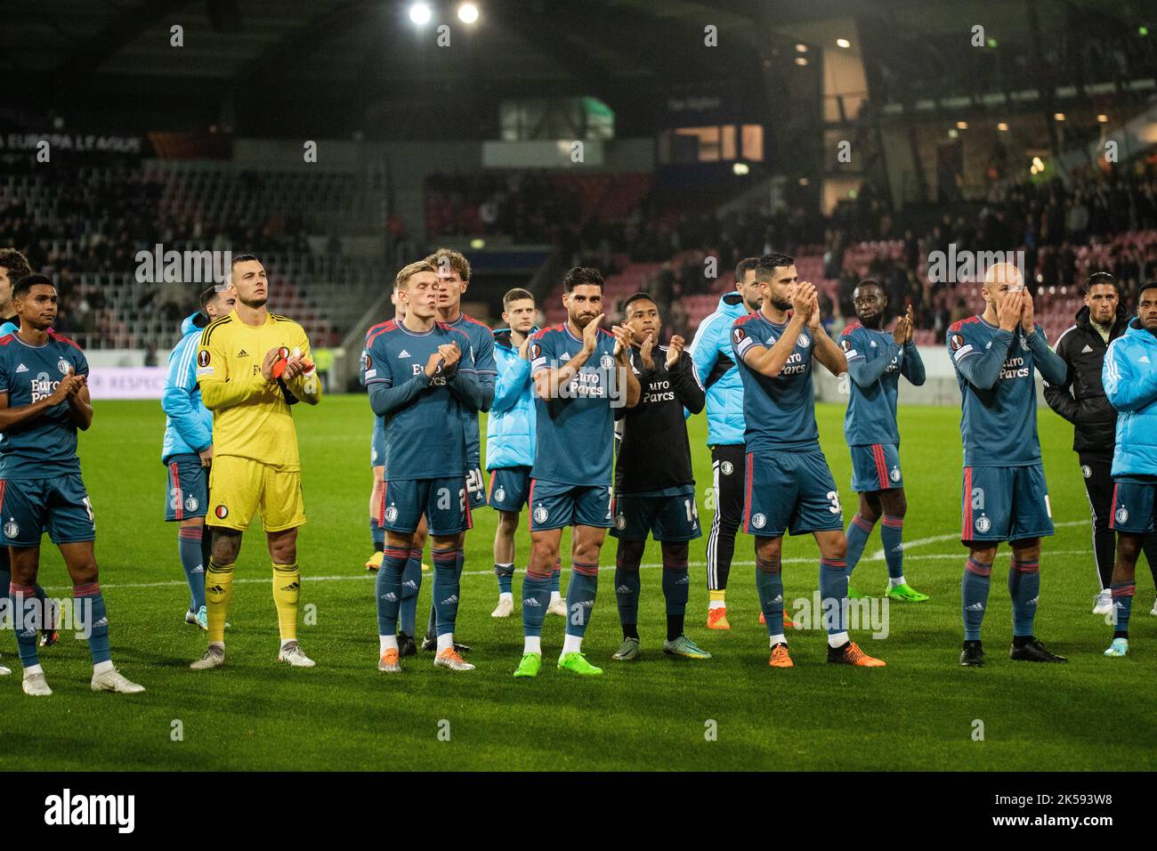 Herning, Danemark. 06th octobre 2022. Les joueurs de Feyenoord remercient les fans après le match de l'UEFA Europa League entre le FC Midtjylland et le Feyenoord au MCH Arena de Herning. (Crédit photo : Gonzales photo/Alamy Live News Banque D'Images