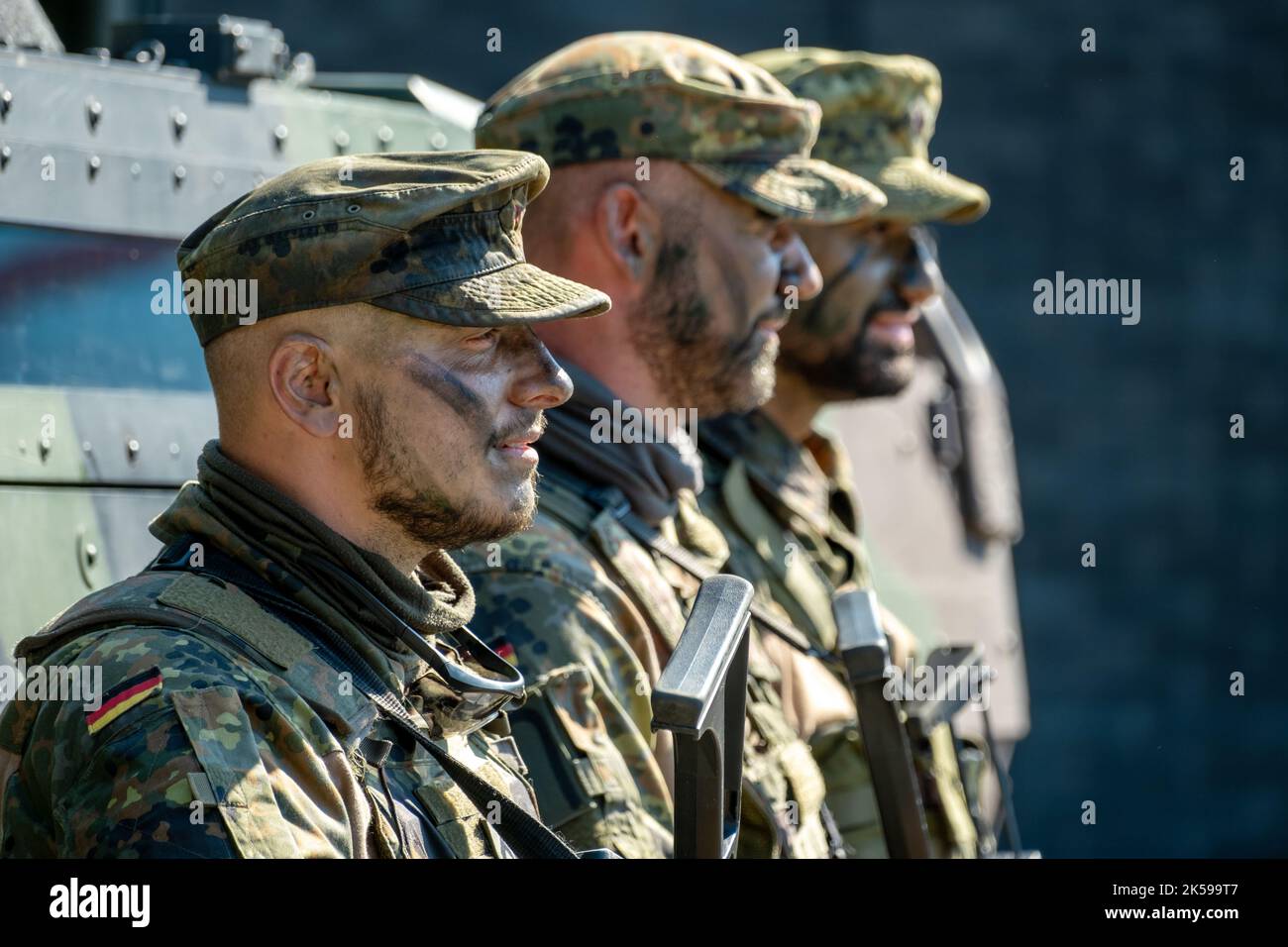 24.08.2022, Allemagne, Basse-Saxe, Munster - soldats de la brigade Panzerlehrgep 9 NIEDERSACHSEN de la Bundeswehr lors d'un événement de presse de la Panzertruppen Banque D'Images