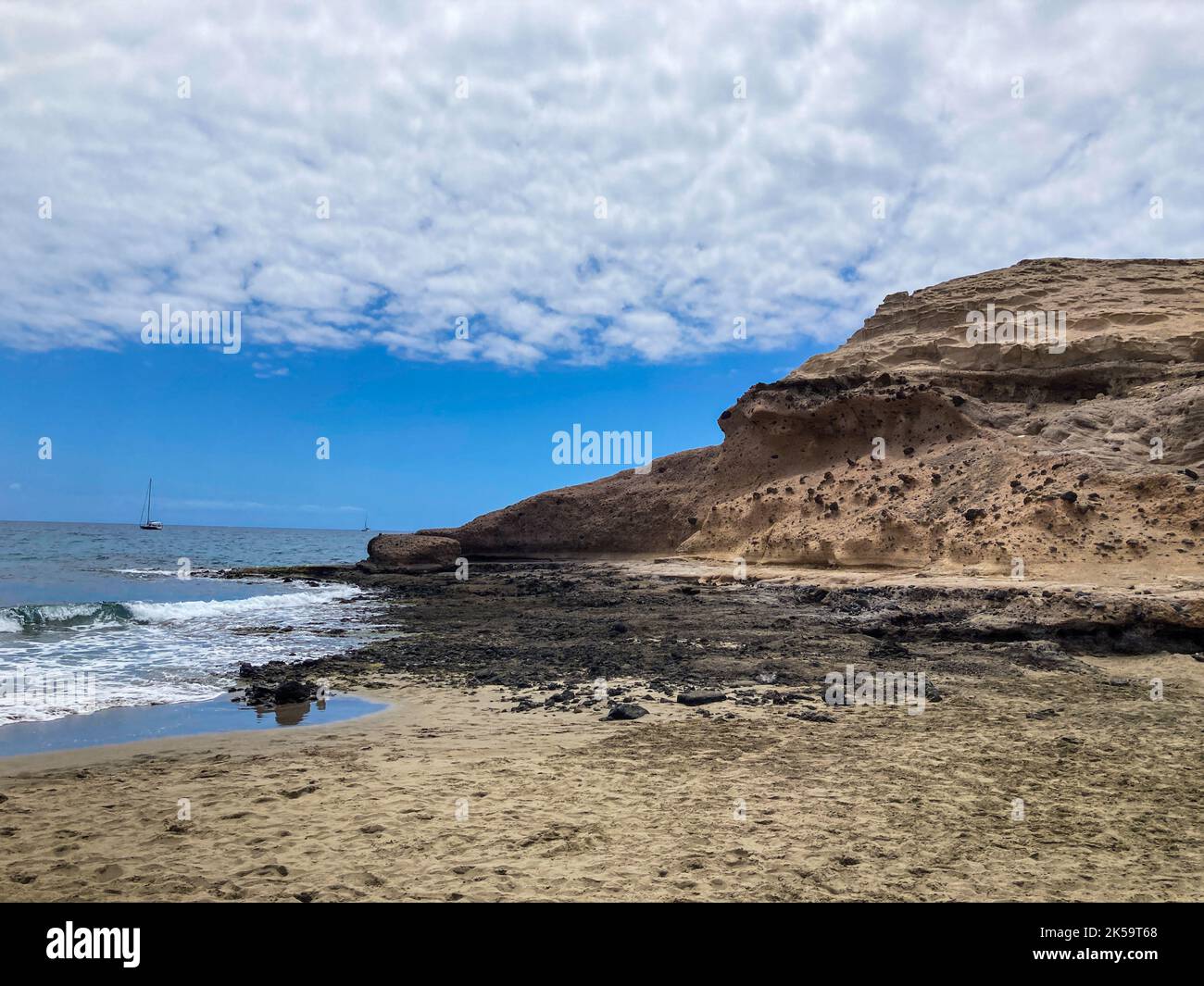 Plage sauvage sur l'île de Tenerife, paysage d'été sur l'île des Canaries, Espagne. Océan et faune sur l'île. Banque D'Images