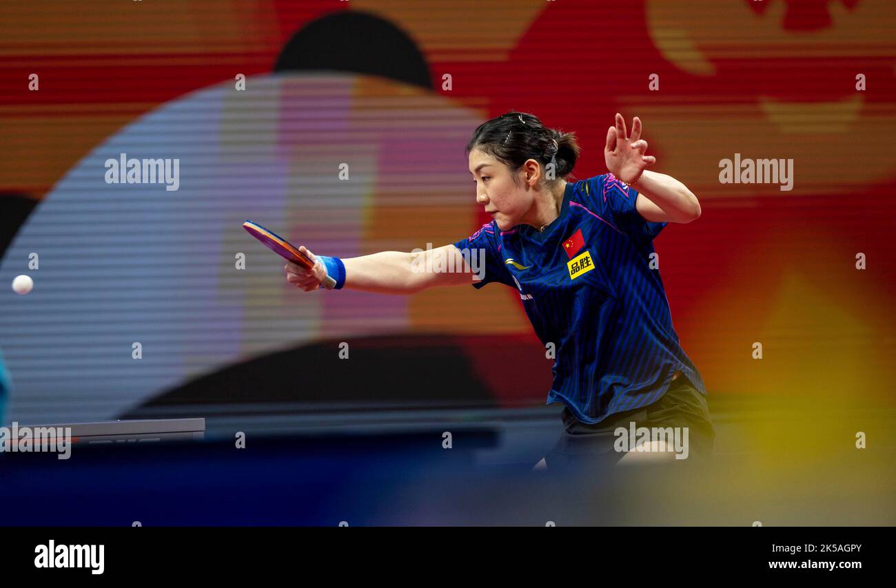 CHENGDU, CHINE - le 7 OCTOBRE 2022 - Chen Meng, de Chine, s'oppose à Li Yu-jhun, du Taipei chinois, lors du match des femmes entre la Chine et le chinois Banque D'Images