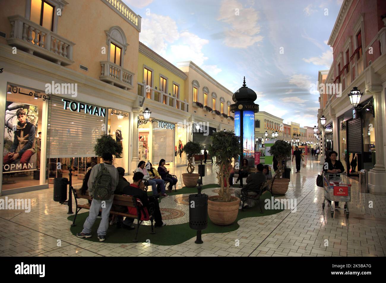 DAS Villaggio Einkaufscenter im Italienischen Stil, Al Aziziyah, Aspire, Doha, Qatar, Katar Banque D'Images