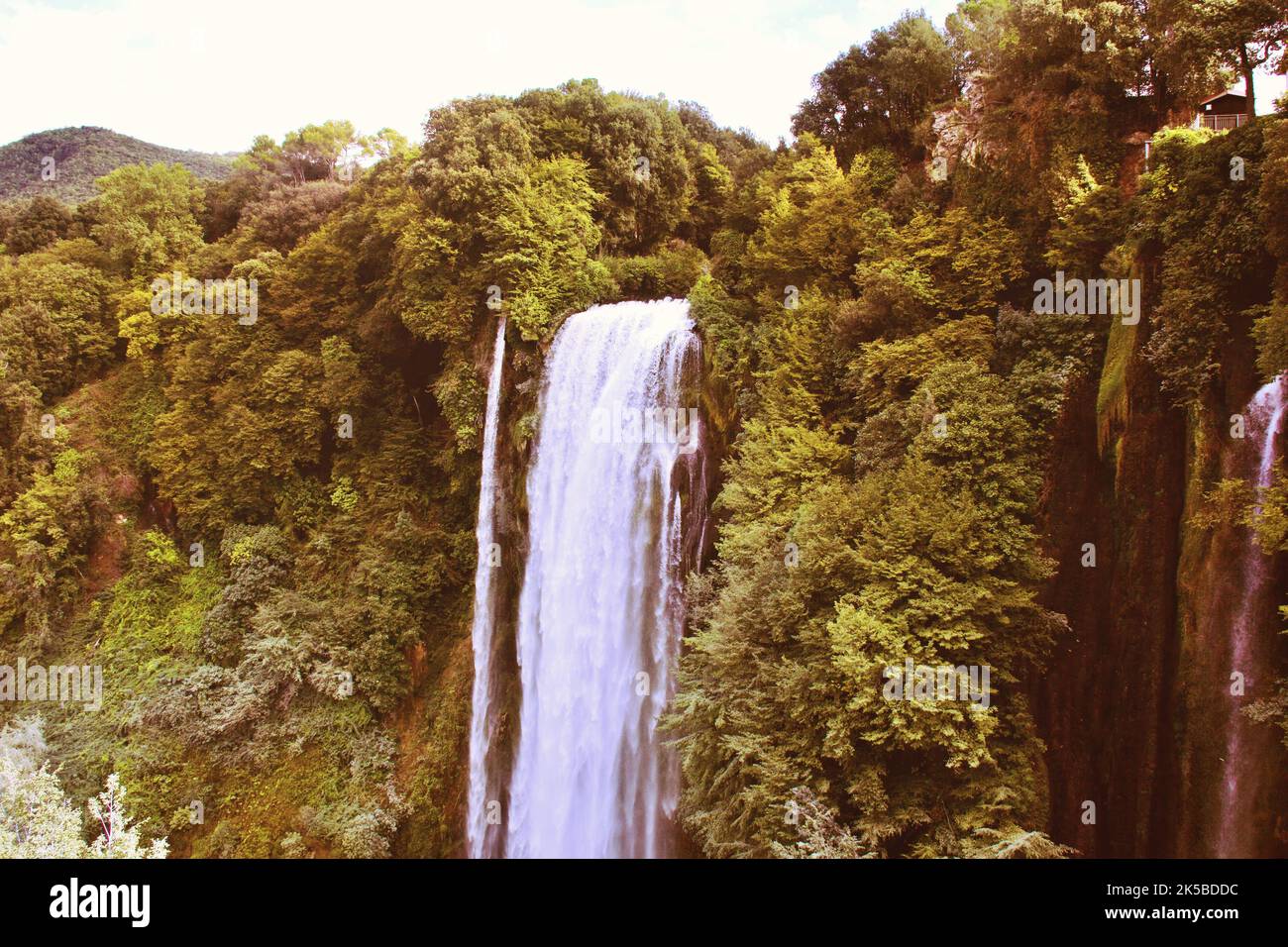 30 septembre 2022, Marmore , province de Terni , Italie, célèbre cascade italienne “Cascate delle Marmore” Banque D'Images