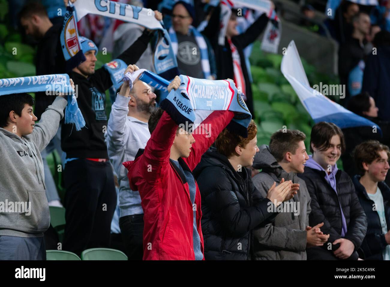 Melbourne, Australie, 7 octobre 2022. Les fans de Melbourne applaudissent lors du match De football masculin A-League entre Melbourne City et Western United à l'AAMI Park sur 07 octobre 2022 à Melbourne, en Australie. Crédit : Dave Helison/Alamy Live News Banque D'Images