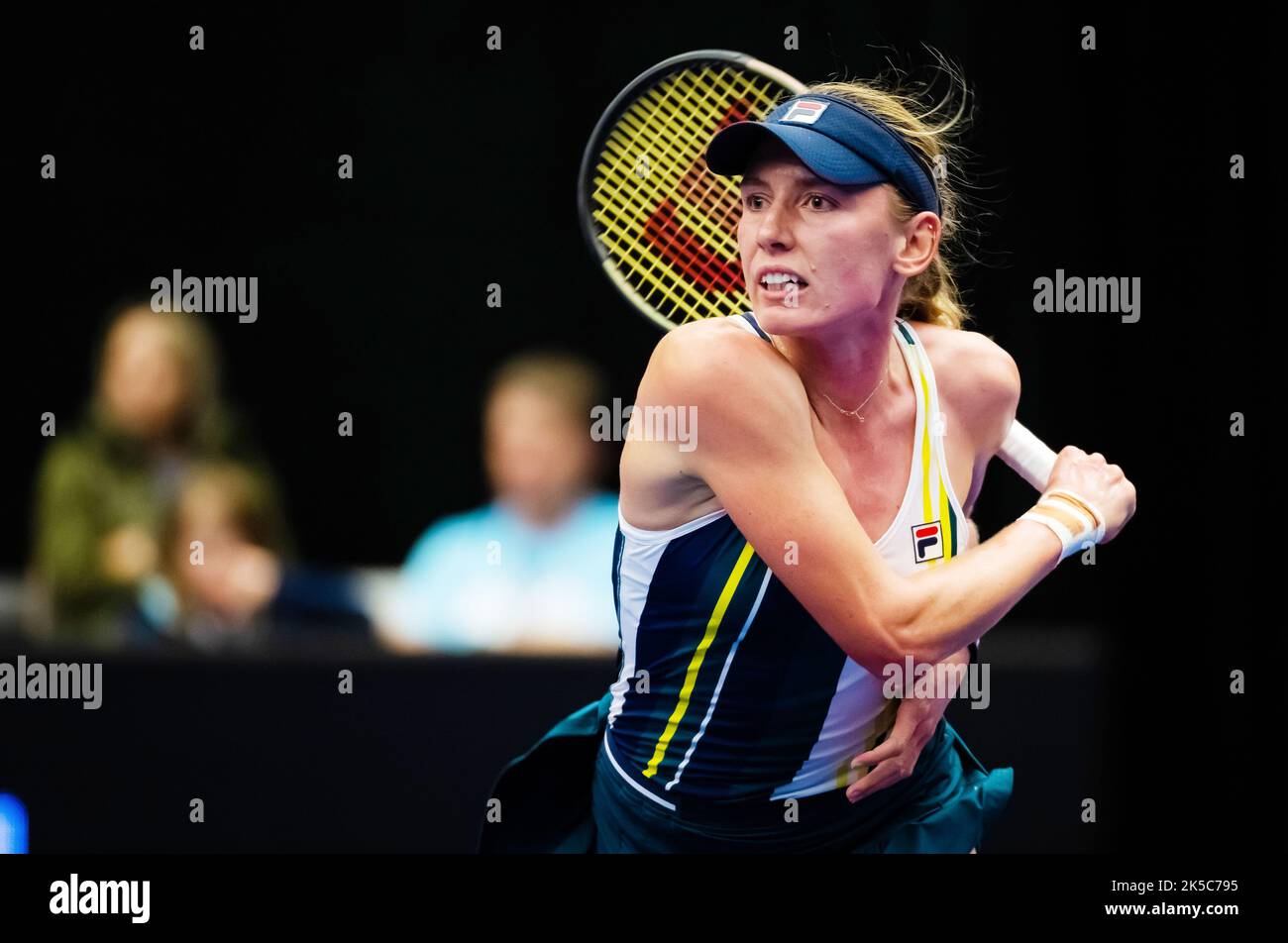 Ekaterina Alexandrova de Russie en action contre Daria Kasatkina de Russie lors de la deuxième manche du tournoi de tennis Agel Open WTA 500 2022 sur 6 octobre 2022 à Ostrava, République Tchèque - photo: Rob Prange/DPPI/LiveMedia Banque D'Images