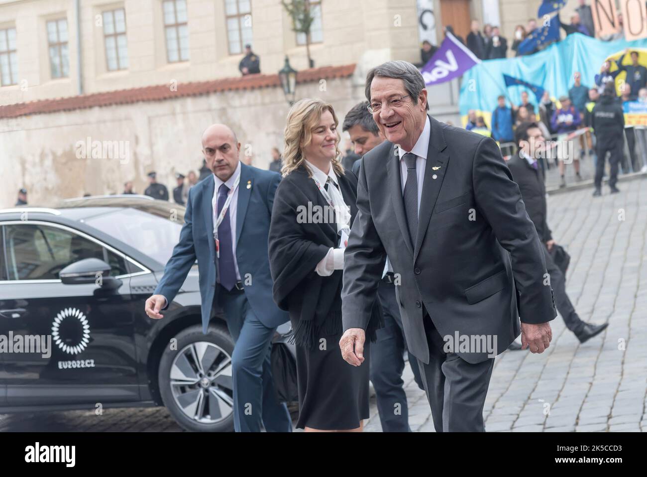 Prague, République tchèque. 07th octobre 2022. Le président de Chypre Nicos Anastasiades arrive avant la réunion informelle du Conseil européen de Prague. Les principaux points abordés au cours de la réunion sont la guerre en Ukraine, l'énergie et la situation économique en Europe. Crédit : SOPA Images Limited/Alamy Live News Banque D'Images