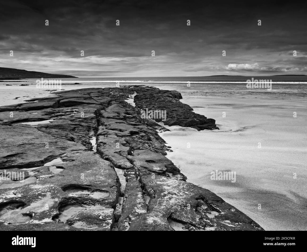 Europe, Europe occidentale, Irlande, République d'Irlande, Comté de Clare, Zone karst Burren, parc national, plage de sable Banque D'Images