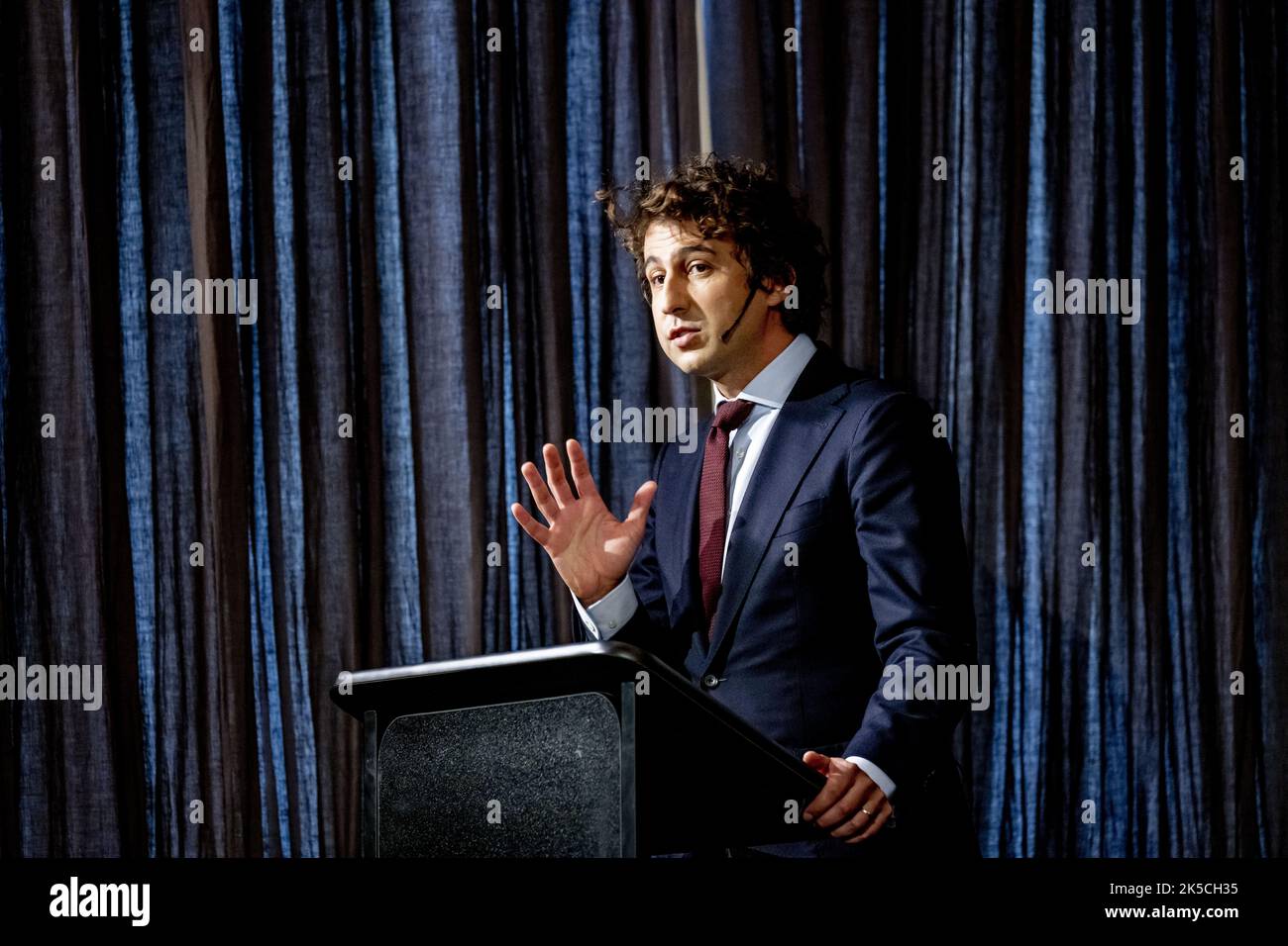 2022-10-07 18:24:26 LA HAYE - Jesse Klaver pendant la conférence de Kerkdijk sous le titre: Un nouveau commencement: La promesse de la coopération de gauche. Au cours de la conférence, le dirigeant de GroenLinks expose sa vision de l'avenir des pays-Bas. ANP ROBIN UTRECHT pays-bas - belgique sortie Banque D'Images