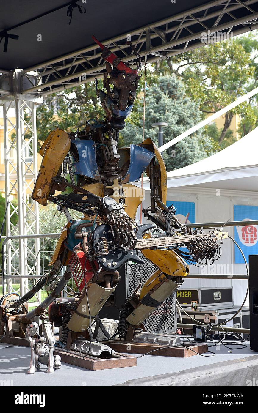 Rome, Italie. 07th octobre 2022. Joueur de basse robot vu lors de l'édition 10th de Maker faire, le plus grand événement européen sur l'innovation. (Photo par Vincenzo Nuzzolese/SOPA Images/Sipa USA) crédit: SIPA USA/Alamy Live News Banque D'Images