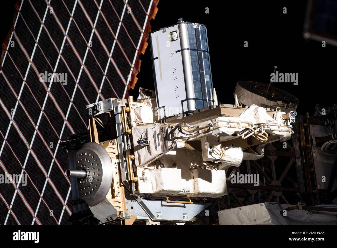 MUSES sert d'installation multi-utilisateurs sur le transporteur logistique Express ISS pour l'observation de la Terre et les expériences de technologie spatiale. Banque D'Images