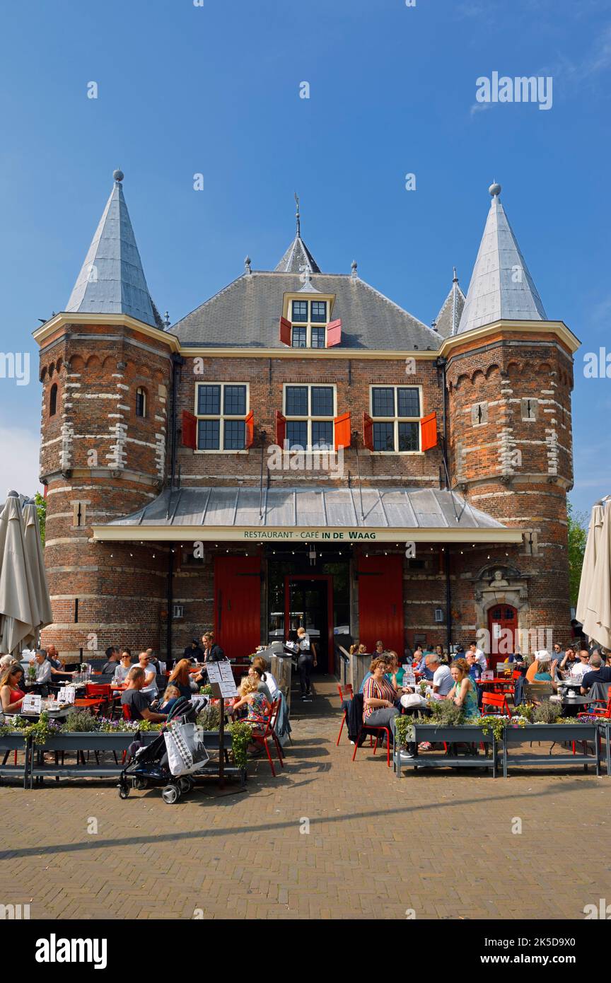 Restaurant café de Waag, anciennes échelles de ville, Nieuwmarkt, Amsterdam, Hollande-du-Nord, Pays-Bas Banque D'Images