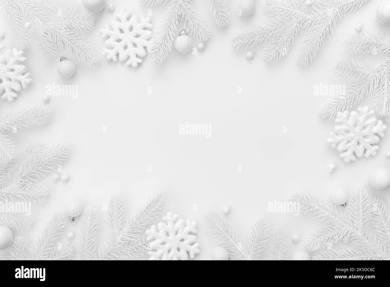 Fond blanc de Noël avec cadre et espace de copie Banque D'Images