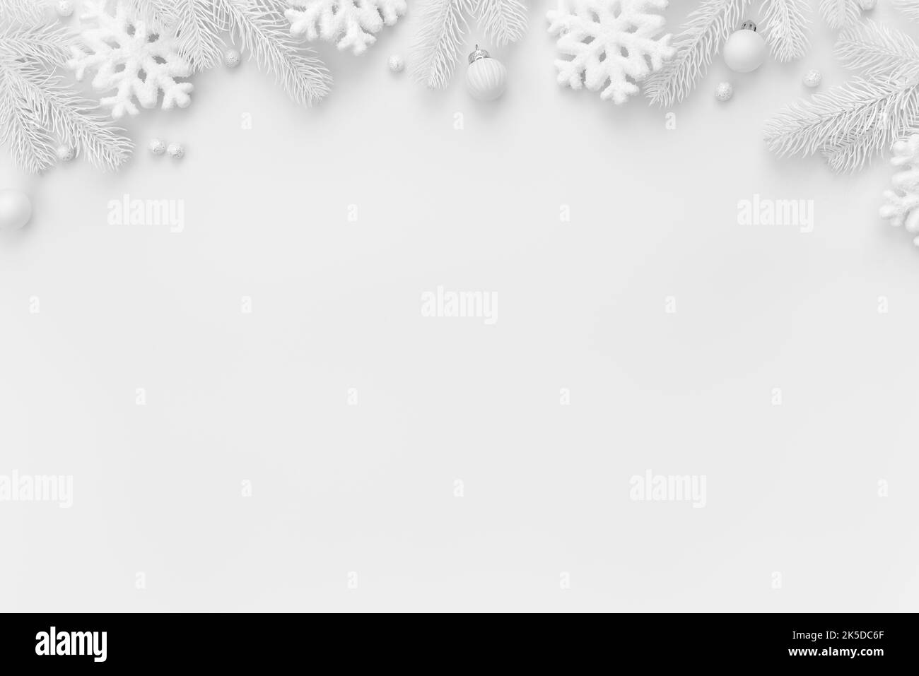 Arrière-plan de Noël blanc avec bordure et espace de copie Banque D'Images