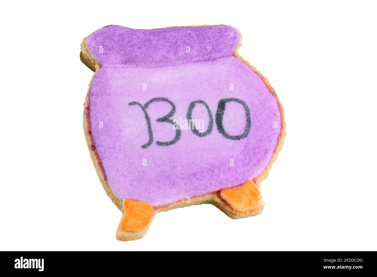 Biscuit au beurre en forme de chou-fleur violet (fond blanc). Banque D'Images