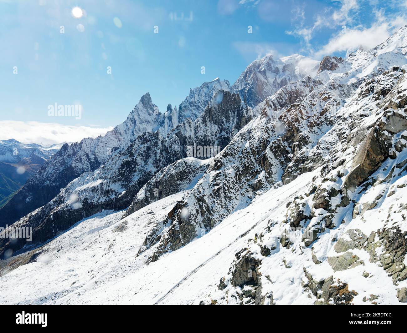 Point de vue au sommet du Skyway Monte Bianco, un système de téléphérique près de Courmayeur. Vallée d'Aoste, Italie Banque D'Images