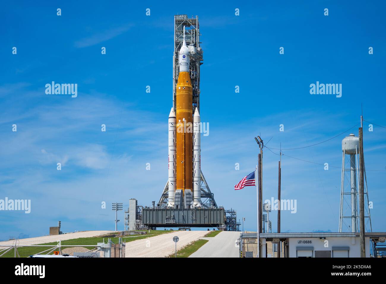 L'équipage de l'expédition 68 à bord de l'ISS a capturé des images d'observation de la Terre de Doha, Qatar, le 4 décembre 2022, montrant les lumières de la ville le long du golfe Persique tout en orbitant à 258 miles au-dessus de la Terre. Banque D'Images