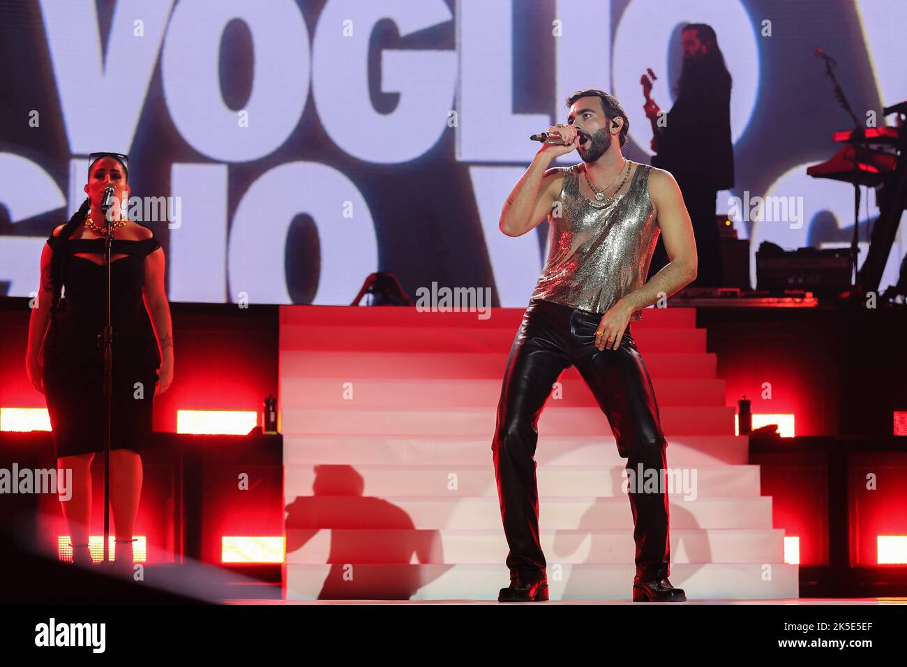 Assago, Italie. 07th octobre 2022. Marco Mengoni se produit en direct sur scène au Forum de Mediolanum à Assago. (Photo de Fabrizio Carabelli/SOPA Images/Sipa USA) crédit: SIPA USA/Alay Live News Banque D'Images