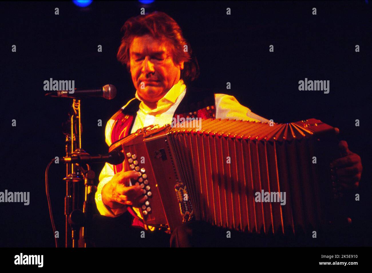 L'accordéoniste argentin Raul Barboza se présentant au Calvi Jazz Festival,  Corse, France, en juin 1998 Photo Stock - Alamy