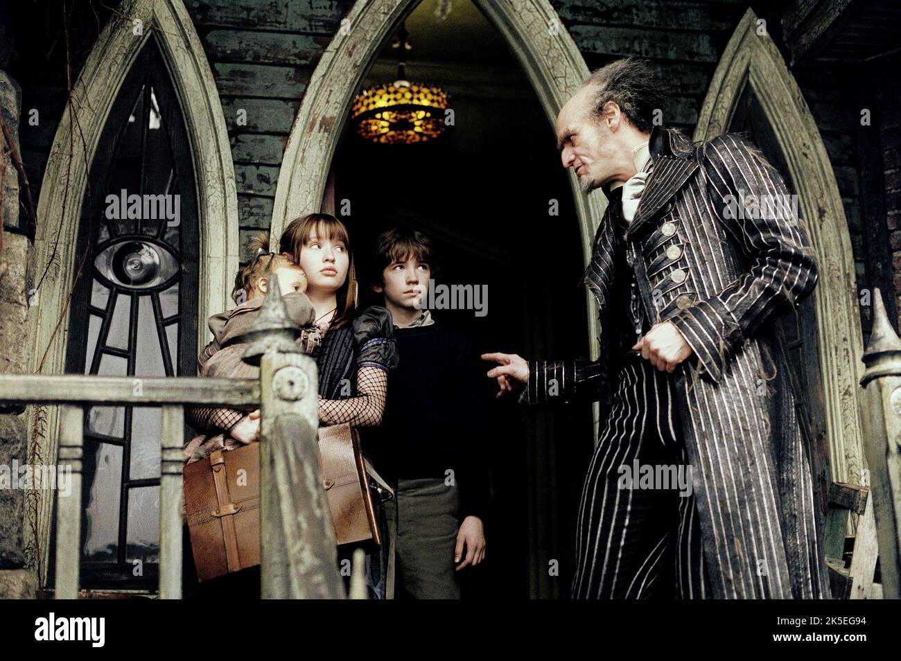 HOFFMAN, EMILY BROWNING, LIAM AIKEN, JIM CARREY, Lemony Snicket's A SERIES OF UNFORTUNATE EVENTS, 2004 Banque D'Images