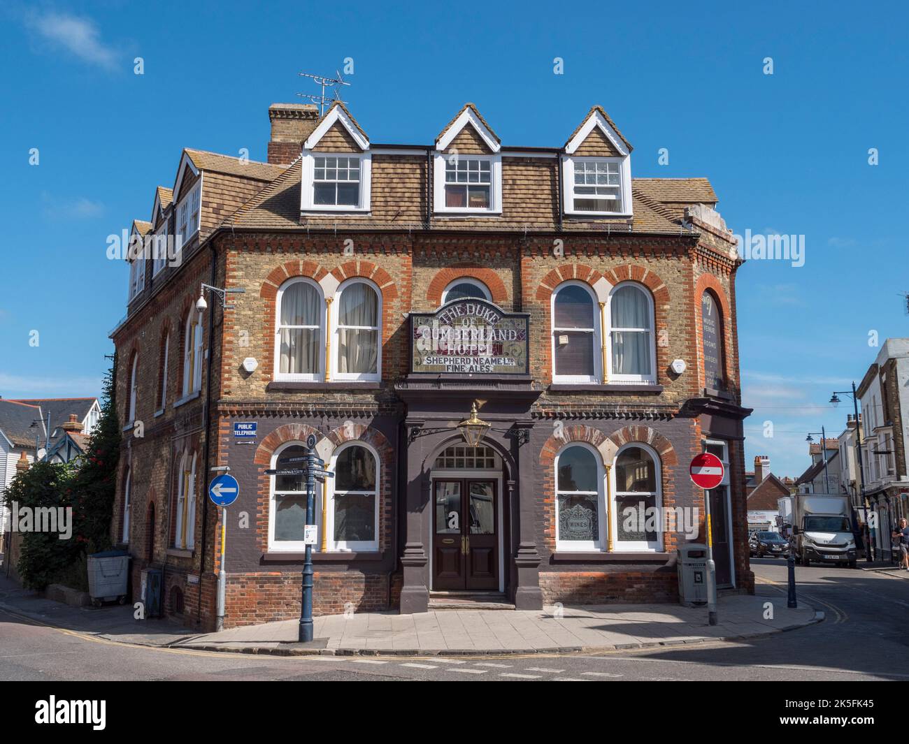 The Duke of Cumberland Hotel, une maison publique Shepherd Neame, un hôtel et un restaurant sur High St, Whitstable, Kent, Royaume-Uni. Banque D'Images