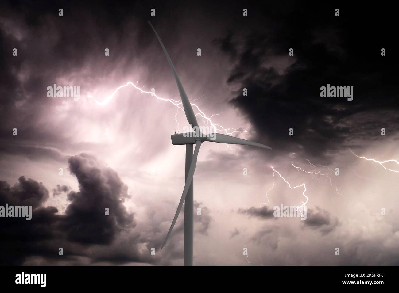 Éolienne électrique production d'énergie renouvelable propre et verte avec un ciel spectaculaire derrière l'électricité et le tonnerre éclairants Banque D'Images