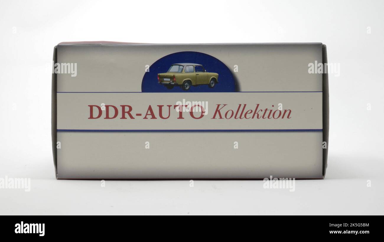 Automodell DDR Barkas B1000 Pritsche mit plane MINOL, Atlas Kollektion, Maßstab 1/43, Verpackung Banque D'Images