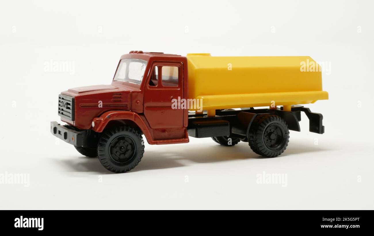 Autodell UDSSR GAZ-3307 Tankwagen, Masstab 1/43 Banque D'Images