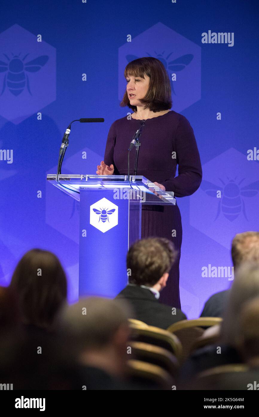 The Co-operative Party Conference 2022, Queens Hotel, Leeds, Yorkshire, Angleterre, ROYAUME-UNI. 8th octobre 2022. Rachel Reeves, députée, Chancelière de l'ombre, prenant la parole à la Conférence annuelle du Parti coopératif. Crédit : Alan Beastrall/Alay Live News Banque D'Images