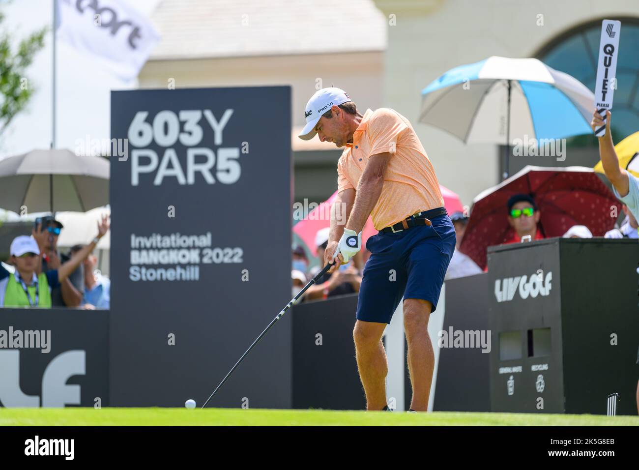 Charles Howell III des États-Unis a débarque à 16 heures au cours de la partie 2nd du LIV Golf Invitational Bangkok au Stonehill Golf course à Bangkok, EN THAÏLANDE Banque D'Images
