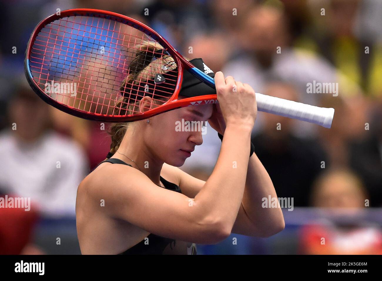 Ostrava, République tchèque. 08th octobre 2022. Elena Rybakina du Kazakhstan lors du tournoi de tennis féminin de WTA Agel Open 2022 contre Barbora Krejcikova de République tchèque, sur 8 octobre 2022, à Ostrava, République tchèque. Crédit: Jaroslav Ozana/CTK photo/Alay Live News Banque D'Images