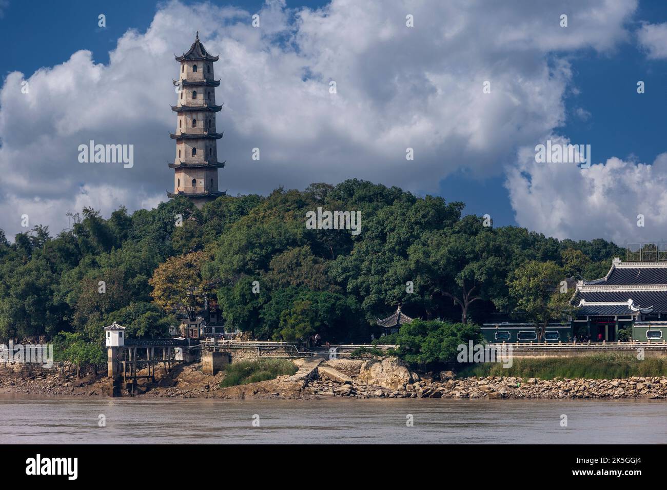 Wenzhou, Zhejiang, Chine. L'Île Jiangxin. La Pagode de l'Ouest. Banque D'Images