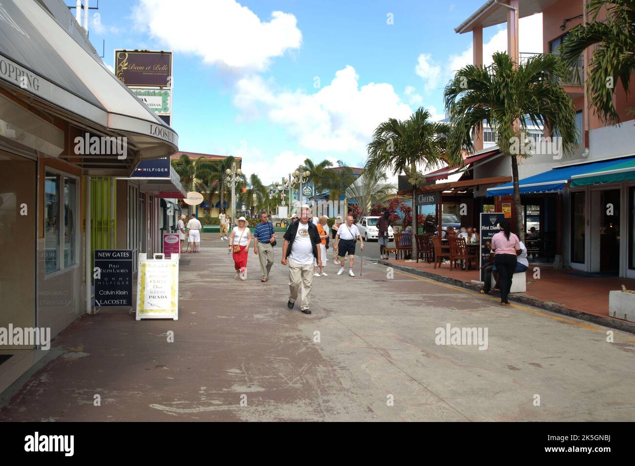 Un quartier commerçant à Antigua dans les Caraïbes Banque D'Images