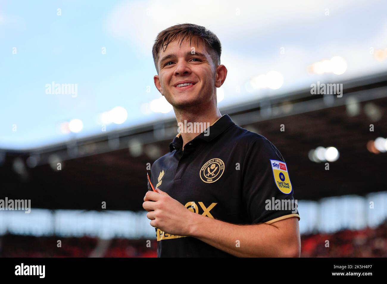 James McAtee #28 de Sheffield United est remplacé lors du match de championnat de Sky Bet Stoke City vs Sheffield United au Bet365 Stadium, Stoke-on-Trent, Royaume-Uni, 8th octobre 2022 (photo de Conor Molloy/News Images) Banque D'Images