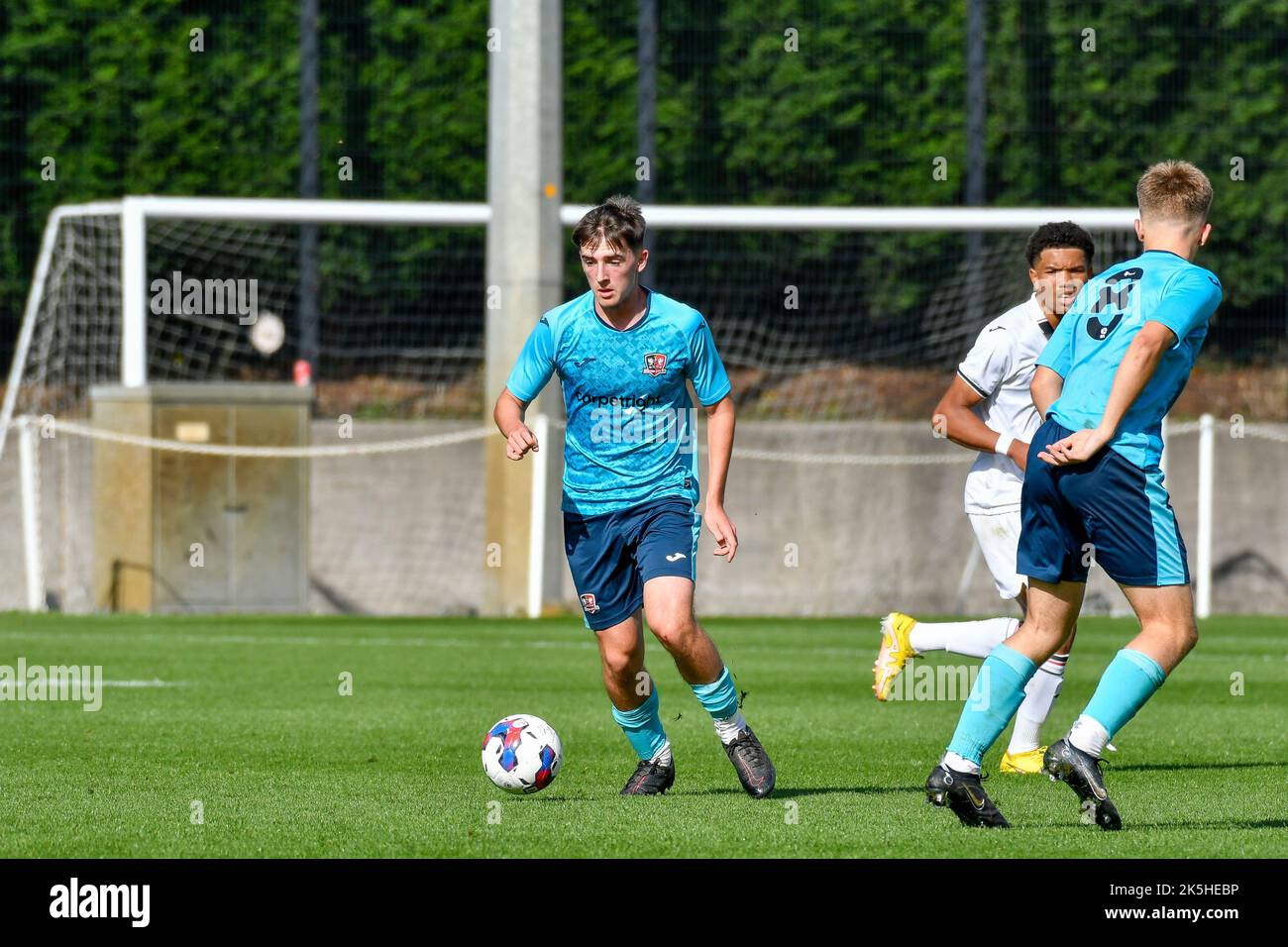 Swansea, pays de Galles. 8 octobre 2022. Tom Dean d'Exeter City en action pendant le match de la coupe de la Ligue de développement professionnel entre Swansea City moins de 18 ans et Exeter City moins de 18 ans à la Swansea City Academy à Swansea, pays de Galles, Royaume-Uni, le 8 octobre 2022. Crédit : Duncan Thomas/Majestic Media. Credit: Majestic Media Ltd/Alay Live News Banque D'Images