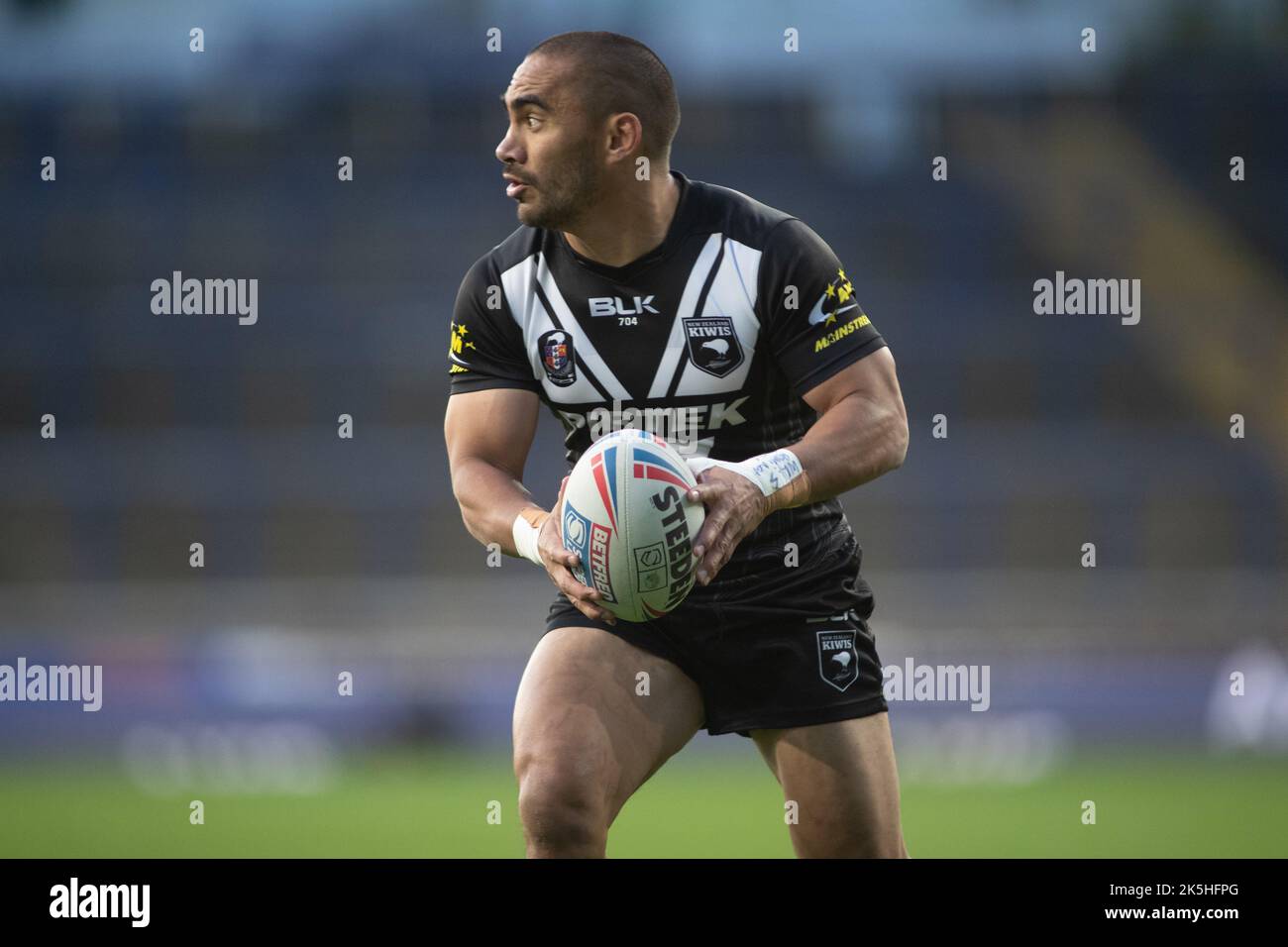 Leeds, Royaume-Uni. 08th octobre 2022. Headingley Stadium, Leeds, West Yorkshire, 8th octobre 2022. Leeds Rhinos v New Zealand Rugby League dans le Bartercard International Challenge Thomas Leuluai (C) de la New Zealand Rugby League sur ses derniers matchs de Rugby League avant la retraite. Crédit : Touchlinepics/Alamy Live News Banque D'Images