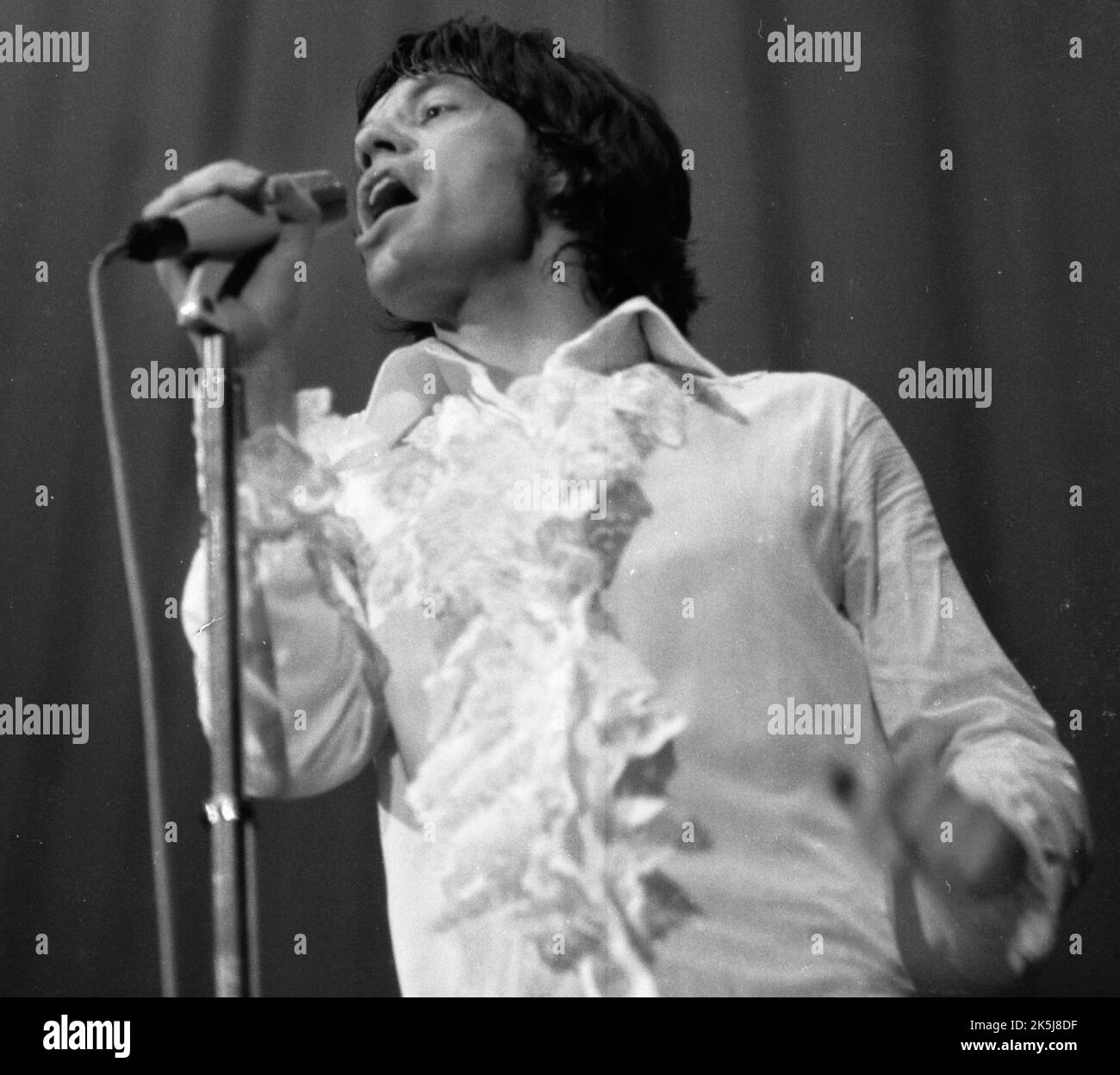 La performance des Rolling Stones dans le Westfalenhalle de Dortmund en 1966 a été accompagnée par quelques fans qui ont connu une frénésie, l'Allemagne Banque D'Images