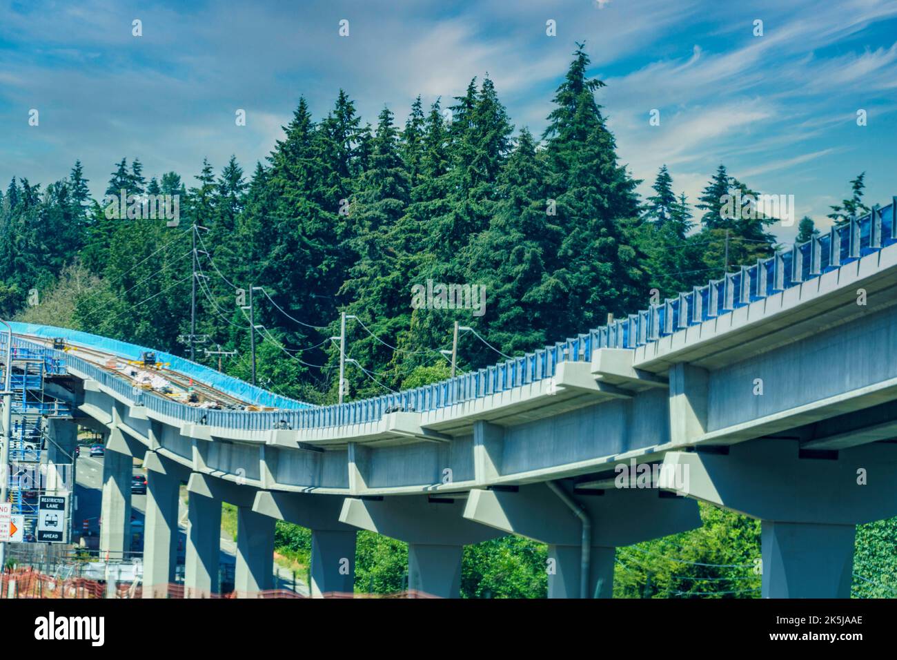 Le système de transport de masse Light Rail est en construction alors qu'il s'étendait dans la banlieue de Seattle, Washington. Banque D'Images