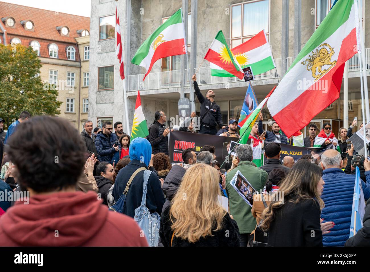 Manifestation de soutien aux femmes, à la vie et à la liberté après la mort de la femme iranienne Mahsa Amini, à Aarhus (Danemark), le 8 octobre 2022 Banque D'Images
