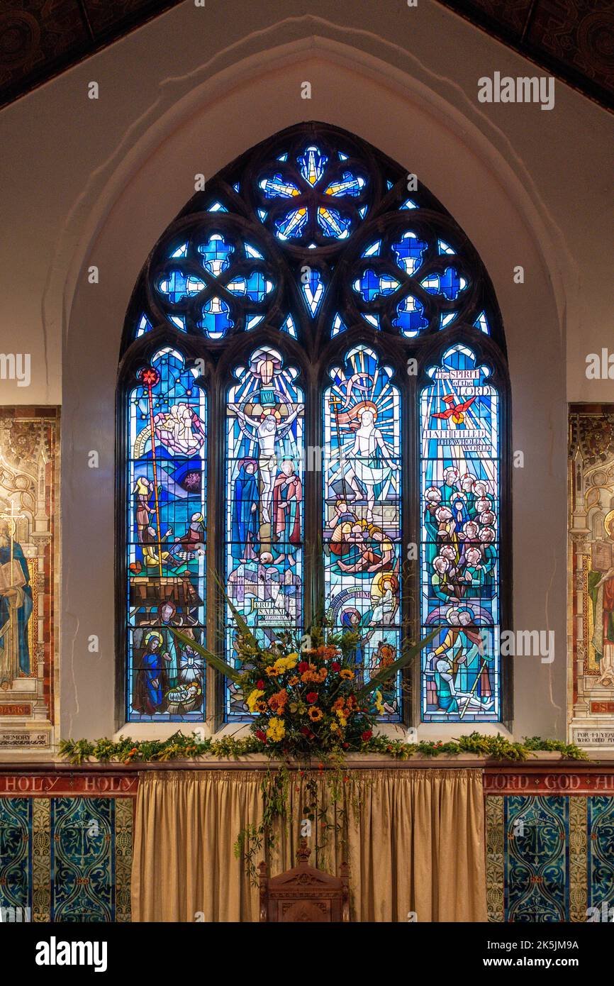 Vitraux, fenêtre, au-dessus, autel, église St Pauls, rue de l'église St Pauls, Canterbury, Kent, Angleterre Banque D'Images