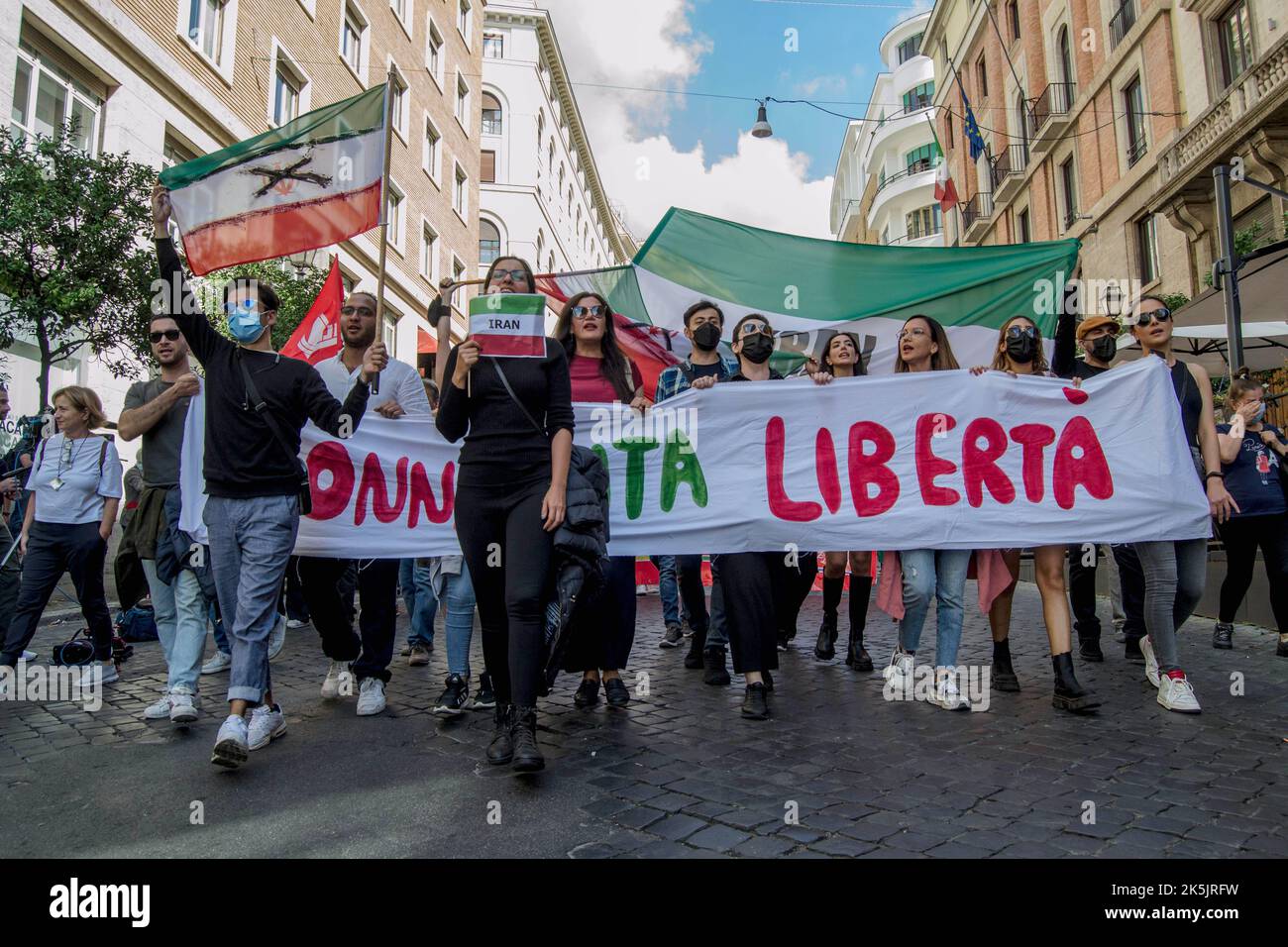 Rome, Italie. 08th octobre 2022. Manifestation nationale à Rome de la CGIL (Confédération générale italienne du travail), le plus grand syndicat italien, intitulée "Italie, Europe, écouter le travail". La manifestation a lieu un an après l'assaut de l'escadron et fasciste le 9 octobre au siège national de la CGIL à Rome. (Photo de Patrizia Corteltessa/Pacific Press) Credit: Pacific Press Media production Corp./Alay Live News Banque D'Images