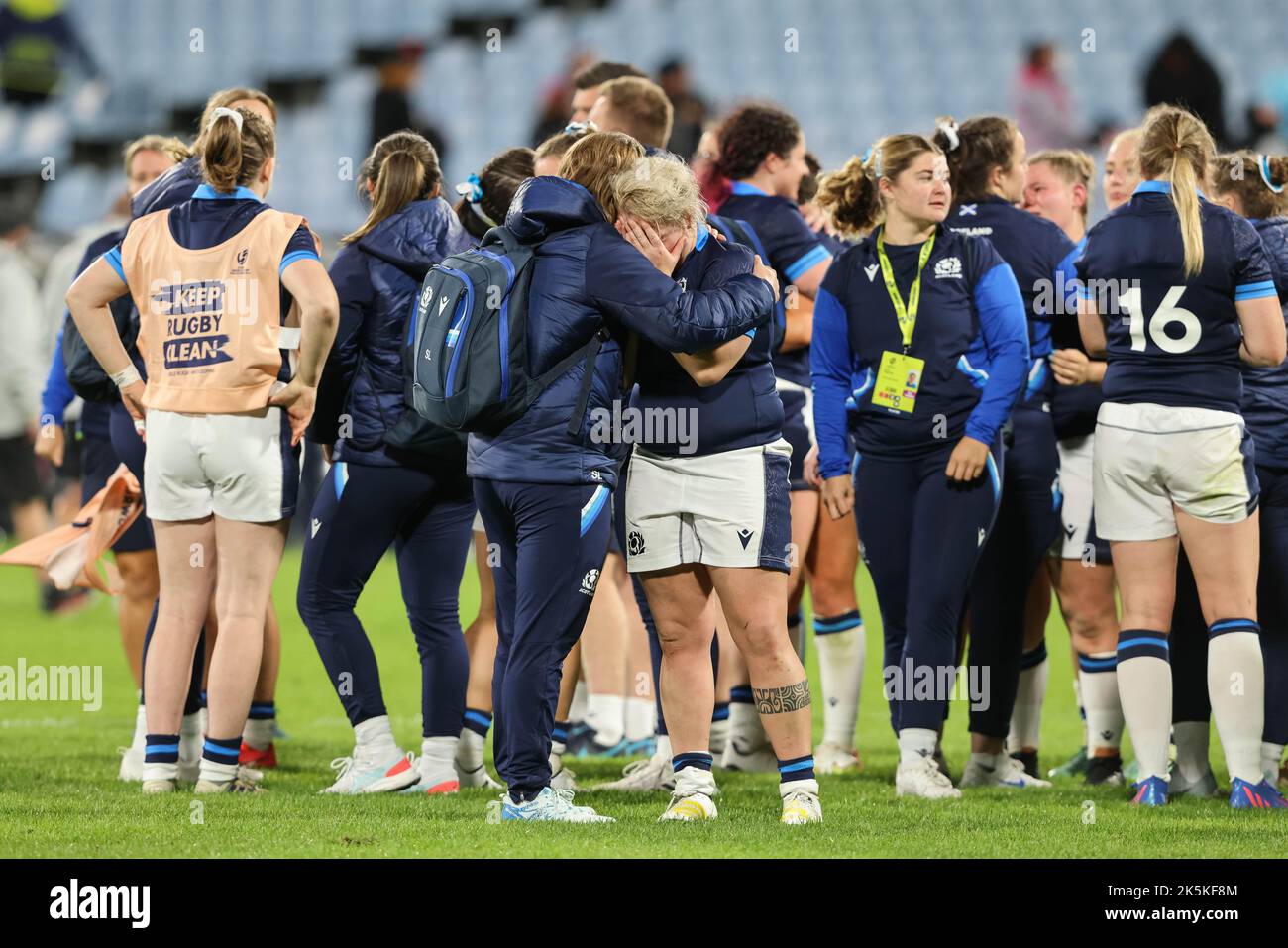 L'équipe écossaise après le dernier sifflement du match de la coupe du monde de rugby féminin Wales vs Scotland Women au stade Semenoff, Whangarei, Nouvelle-Zélande, 9th octobre 2022 (photo par Natalie Bell/News Images) Banque D'Images