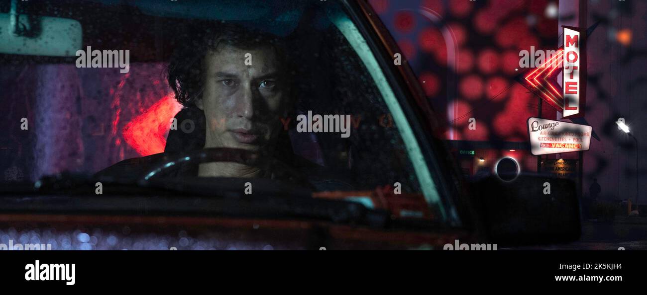 PILOTE ADAM dans LE BRUIT BLANC (2022), dirigé par NOAH BAUMBACH. Credit: Passage Pictures (II) BB film Productions Heyday films Netflix Studios / Album Banque D'Images