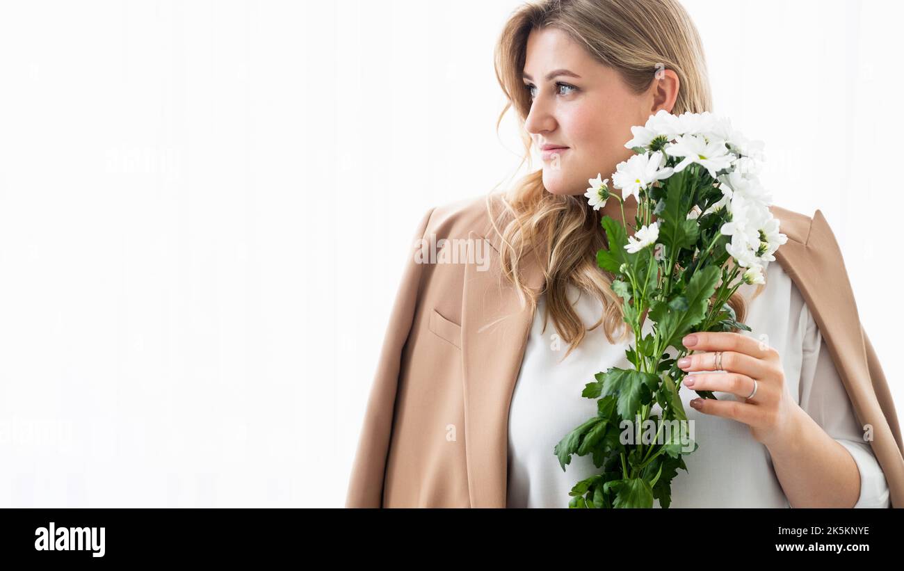 en ligne datant femme jour surcharge pondérale dame fleurs Banque D'Images