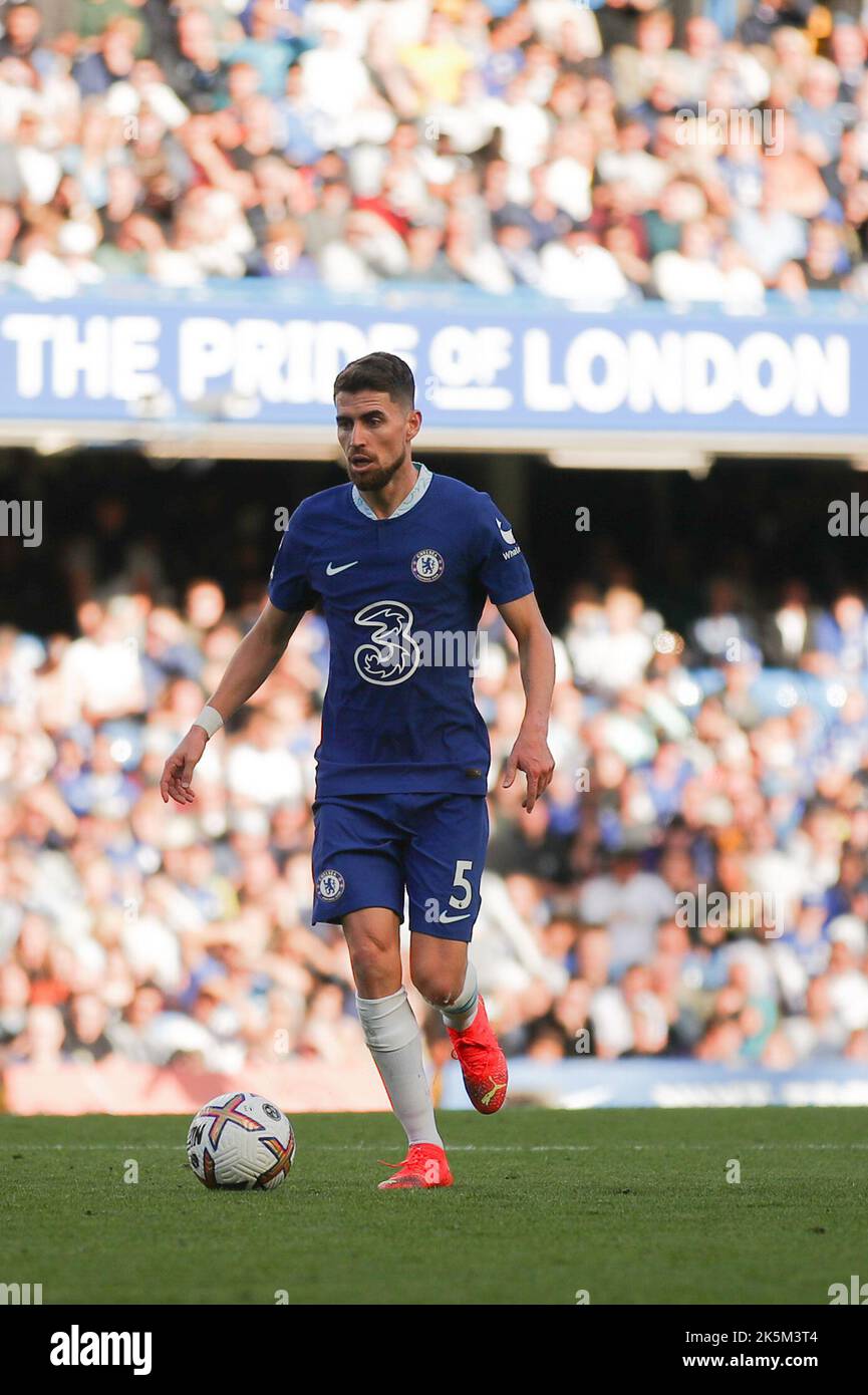 Londres, Royaume-Uni. 09th octobre 2022. Jorginho de Chelsea en action lors du match de la première Ligue entre Chelsea et Wolverhampton Wanderers à Stamford Bridge, Londres, Angleterre, le 8 octobre 2022. Photo de Ken Sparks. Utilisation éditoriale uniquement, licence requise pour une utilisation commerciale. Aucune utilisation dans les Paris, les jeux ou les publications d'un seul club/ligue/joueur. Crédit : UK Sports pics Ltd/Alay Live News Banque D'Images