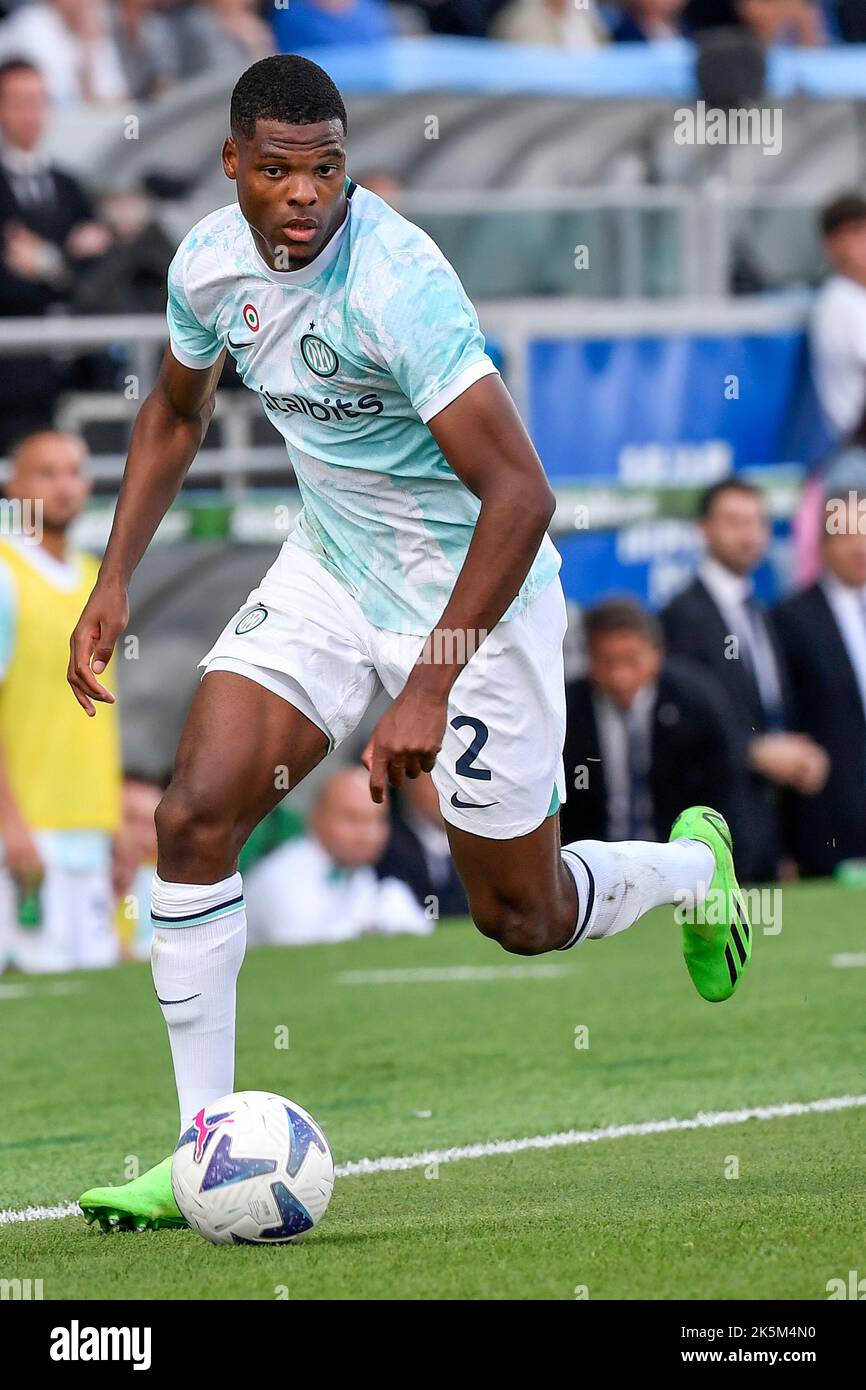 Denzel Dumfries du FC Internazionale en action pendant la série Un match de football entre US Sassuolo et le FC Internazionale au Citta del Tricolor stad Banque D'Images