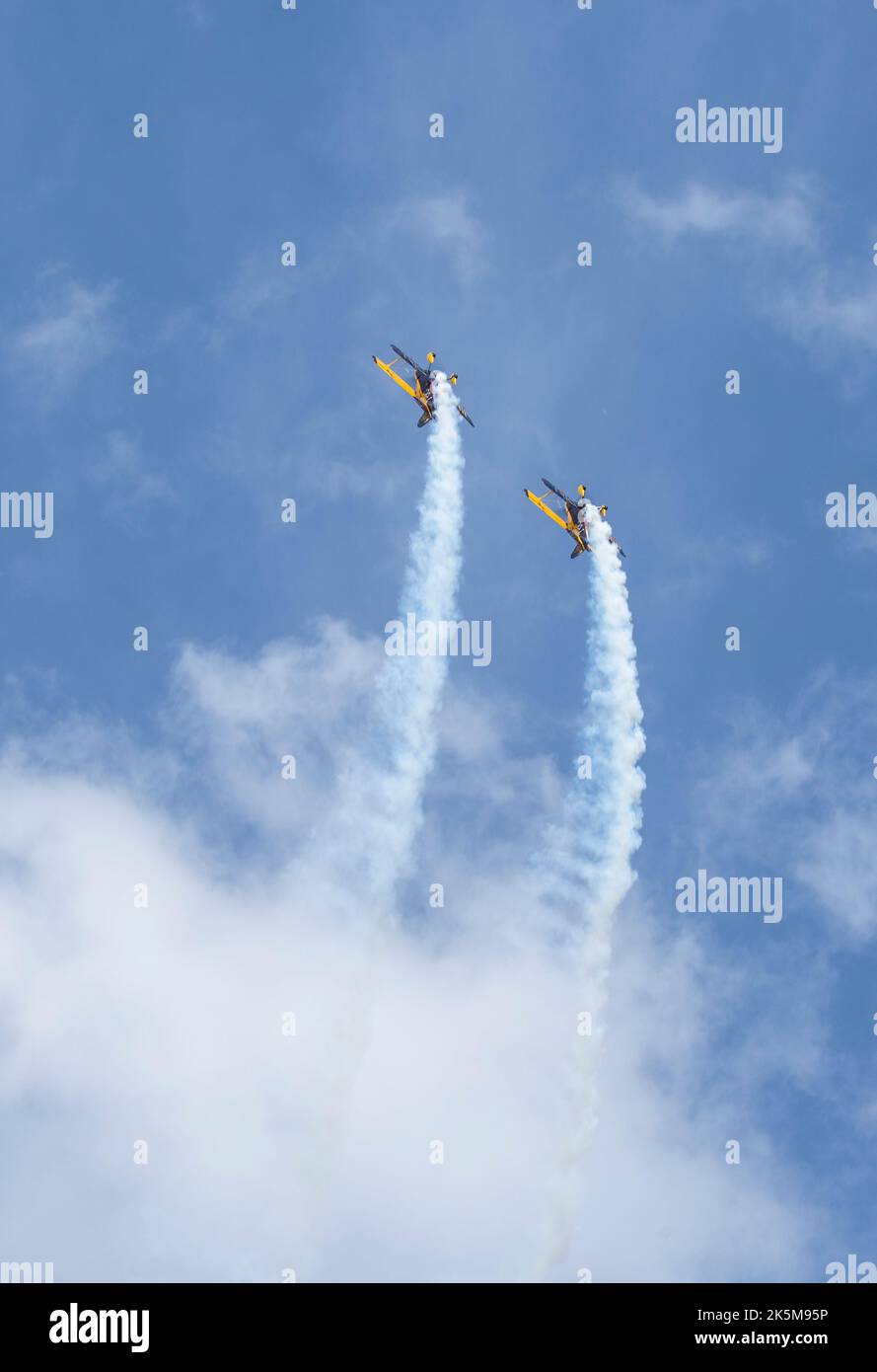 Leicester, royaume-uni, 05, septembre 2015 des avions affichent des vols contre un ciel bleu, 1942 Boeing Staarman Biplane G-THEA Banque D'Images