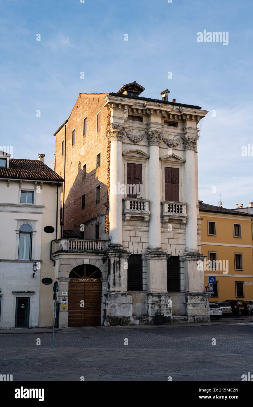 Vicenza, Italie - 14 août 2022: Palais Iseppo Palais de Porto conçu par l'architecte italien de la Renaissance Andrea Palladio à Contra Porti, Vicenza. Banque D'Images