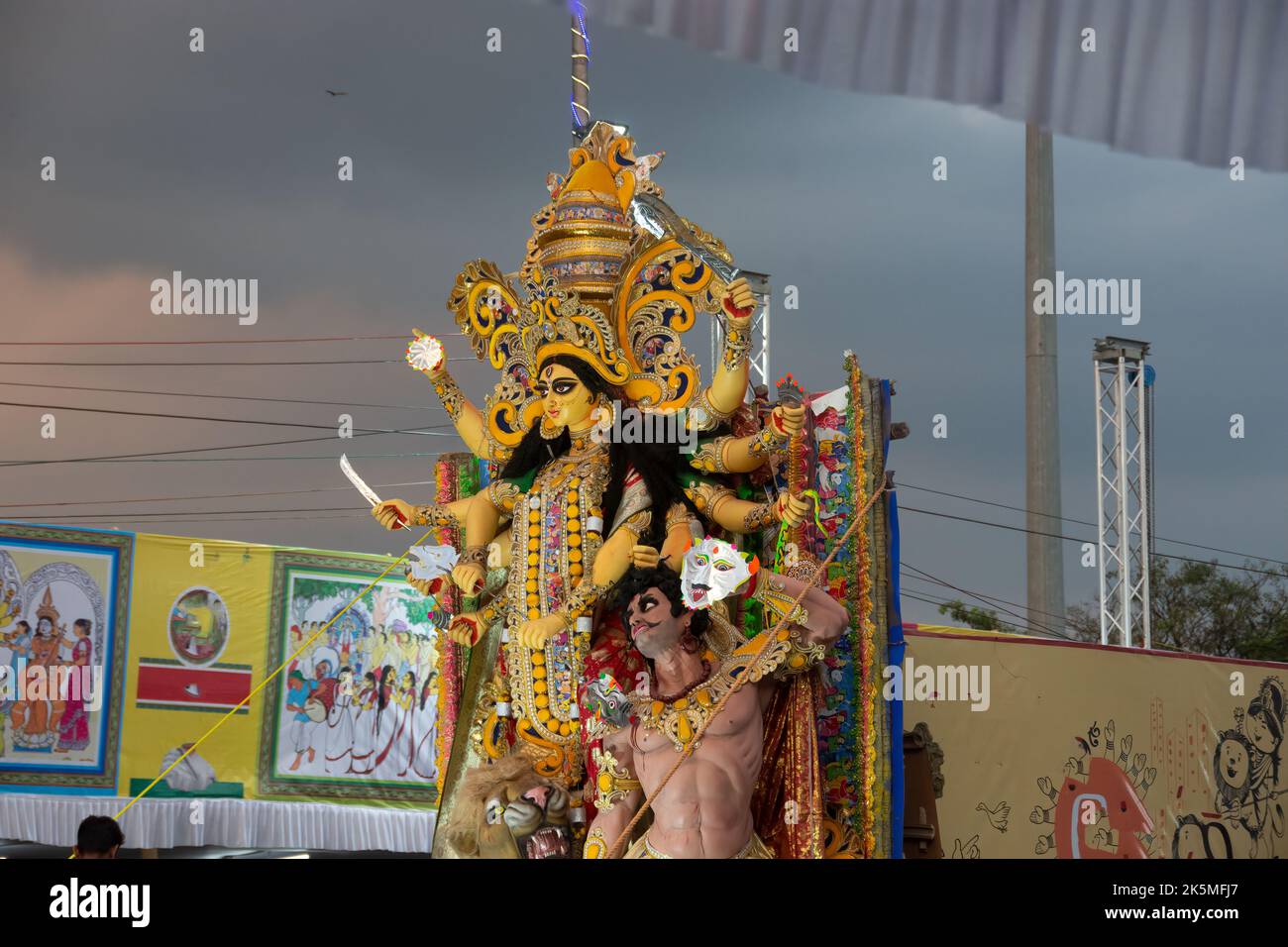 Carnaval de Kolkata puja 2022 organisé par le gouvernement du Bengale occidental le 8th octobre 2022 à Kolkata Stand Road Banque D'Images